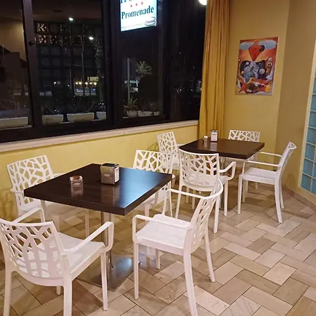 מלון Promenade Porto SantʼElpidio