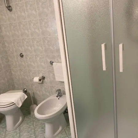 מלון Promenade 3*